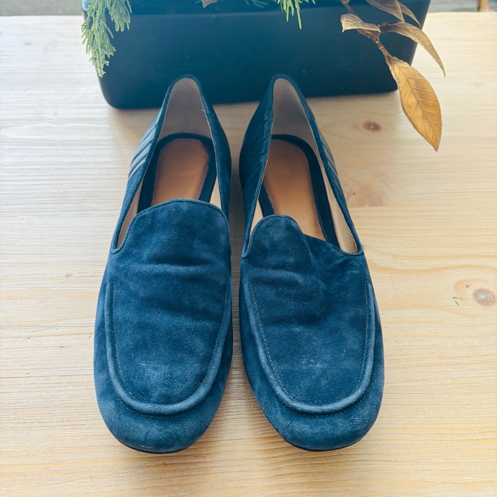 Karl Lagerfeld Women's Deep Navy Blue Suede Loafers Size 9.5 - Picture 3 of 7